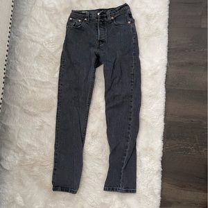 Mid Rise Black Levi’s